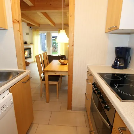Prázdninový dům Doppelhaushaelften Im Duenenweg Baabe